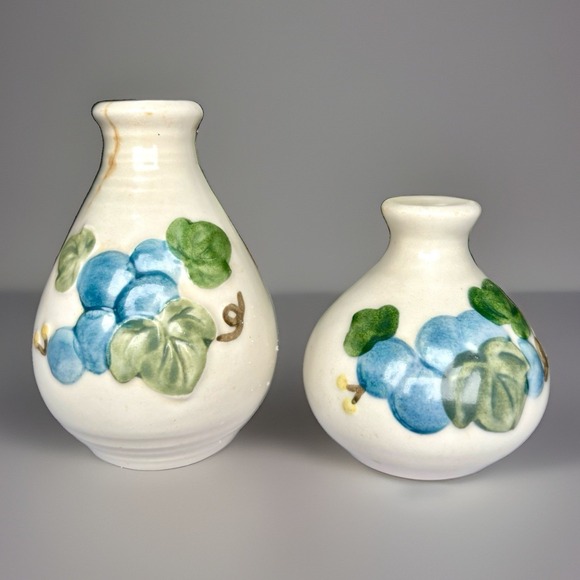 Metlox Other - Metlox Poppytrail  Sculptured Grape Salt & Pepper Shakers